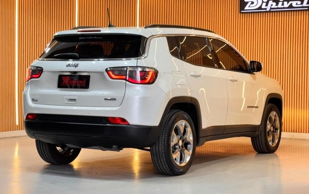 imagem-https://www.socarrao.com.br/sc-vehicle-images-prod/4415469/1792615128776-8569400_7_B_daed503ada.jpeg