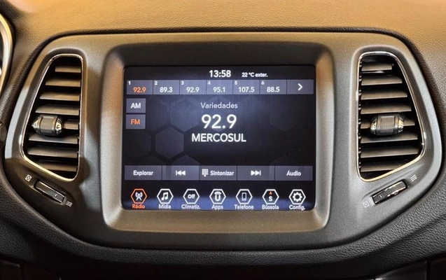 imagem-https://www.socarrao.com.br/sc-vehicle-images-prod/4415469/1792615128788-8569400_15_B_390bd8a04c.jpeg