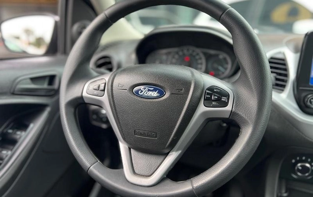 imagem-https://www.socarrao.com.br/sc-vehicle-images-prod/4415522/1792615593632-8591931_17_B_723f71ac78.jpeg