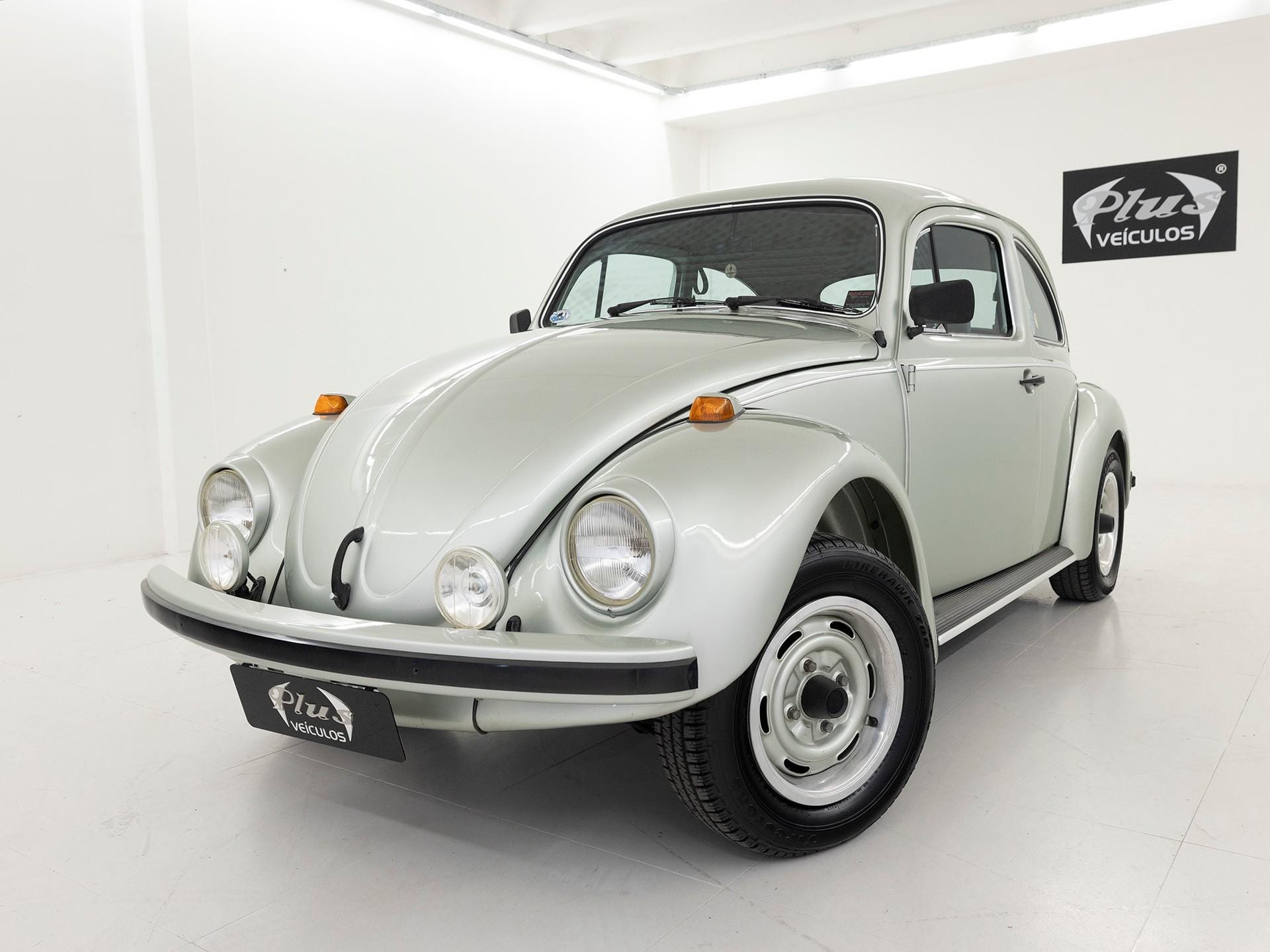 Volkswagen Fusca 1300/1300L na cor Verde no Porto Alegre / RS - 44157