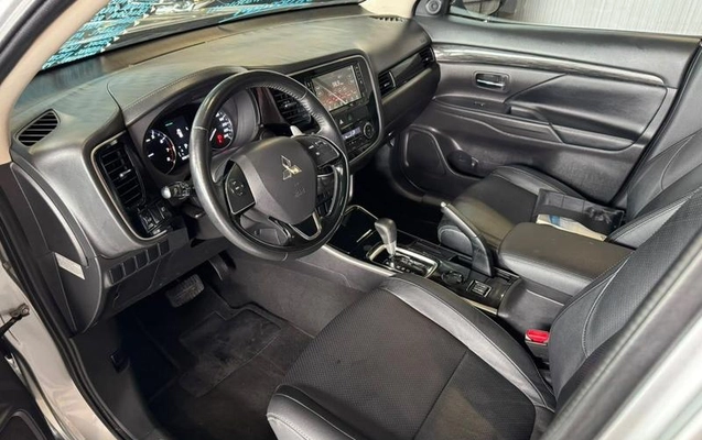 imagem-https://www.socarrao.com.br/sc-vehicle-images-prod/4415789/1792616106302-8301750_2_B_2a409d391f.jpeg