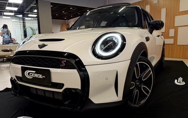 imagem-https://www.socarrao.com.br/sc-vehicle-images-prod/4415804/1792616150269-3_101553.jpg