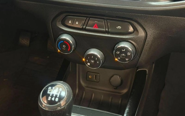 imagem-https://www.socarrao.com.br/sc-vehicle-images-prod/4415818/1792616448313-8332178_17_B_b9dc5aaace.jpeg
