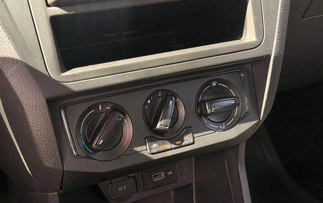 imagem-https://www.socarrao.com.br/sc-vehicle-images-prod/4415901/1792766195312-8581822_7_B_e8c7745d88.jpeg
