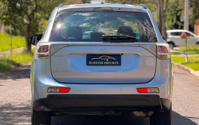 imagem-https://www.socarrao.com.br/sc-vehicle-images-prod/4415948/1792617241835-8553172_2_B_948367f79f.jpeg