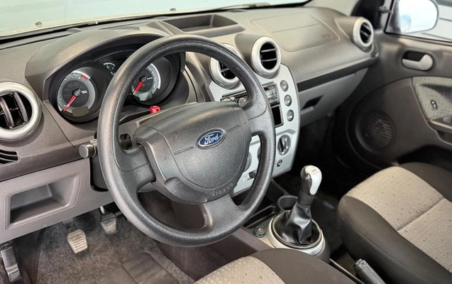 imagem-https://www.socarrao.com.br/sc-vehicle-images-prod/4415967/1792617511420-8594126_6_B_87b5119cea.jpeg