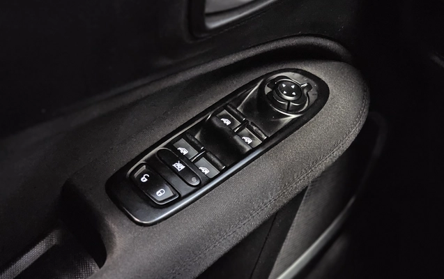 imagem-https://www.socarrao.com.br/sc-vehicle-images-prod/4415979/1792617559469-1_053155.jpg