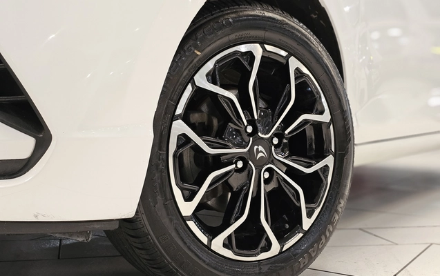 imagem-https://www.socarrao.com.br/sc-vehicle-images-prod/4416063/1792618189131-1_053405.jpg