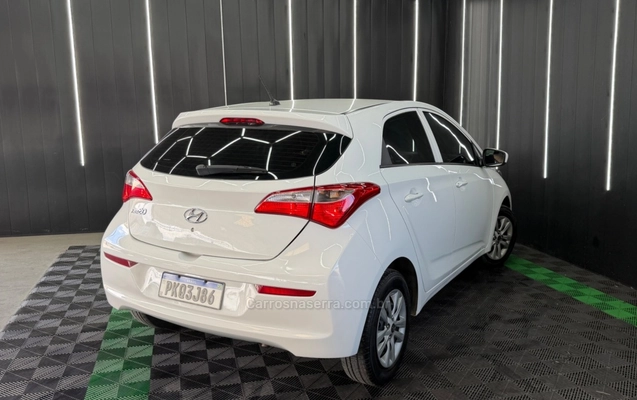 imagem-https://www.socarrao.com.br/sc-vehicle-images-prod/4416070/1792618272577-e9e3b70de786f29bc95d71cd0200a946_big.jpeg
