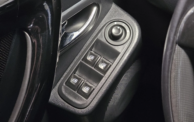 imagem-https://www.socarrao.com.br/sc-vehicle-images-prod/4416212/1792618789603-1_054219.jpg