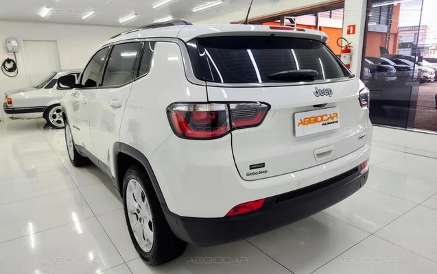 imagem-https://www.socarrao.com.br/sc-vehicle-images-prod/4416307/1792619289104-8565999_23_B_bfc5b71260.jpeg