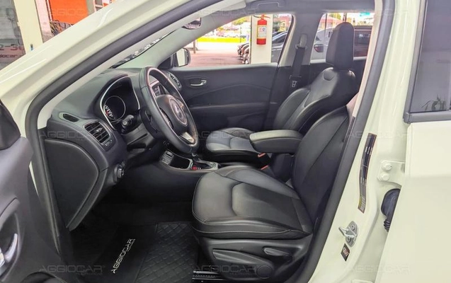 imagem-https://www.socarrao.com.br/sc-vehicle-images-prod/4416307/1792619289130-8565999_14_B_5e0aa04587.jpeg
