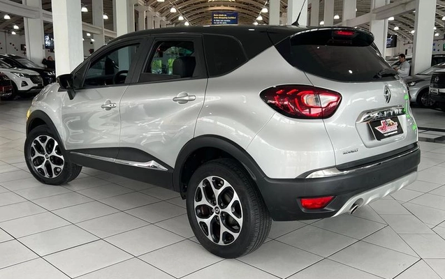 imagem-https://www.socarrao.com.br/sc-vehicle-images-prod/4416453/1792756823121-8591176_15_B_8eac780930.jpeg