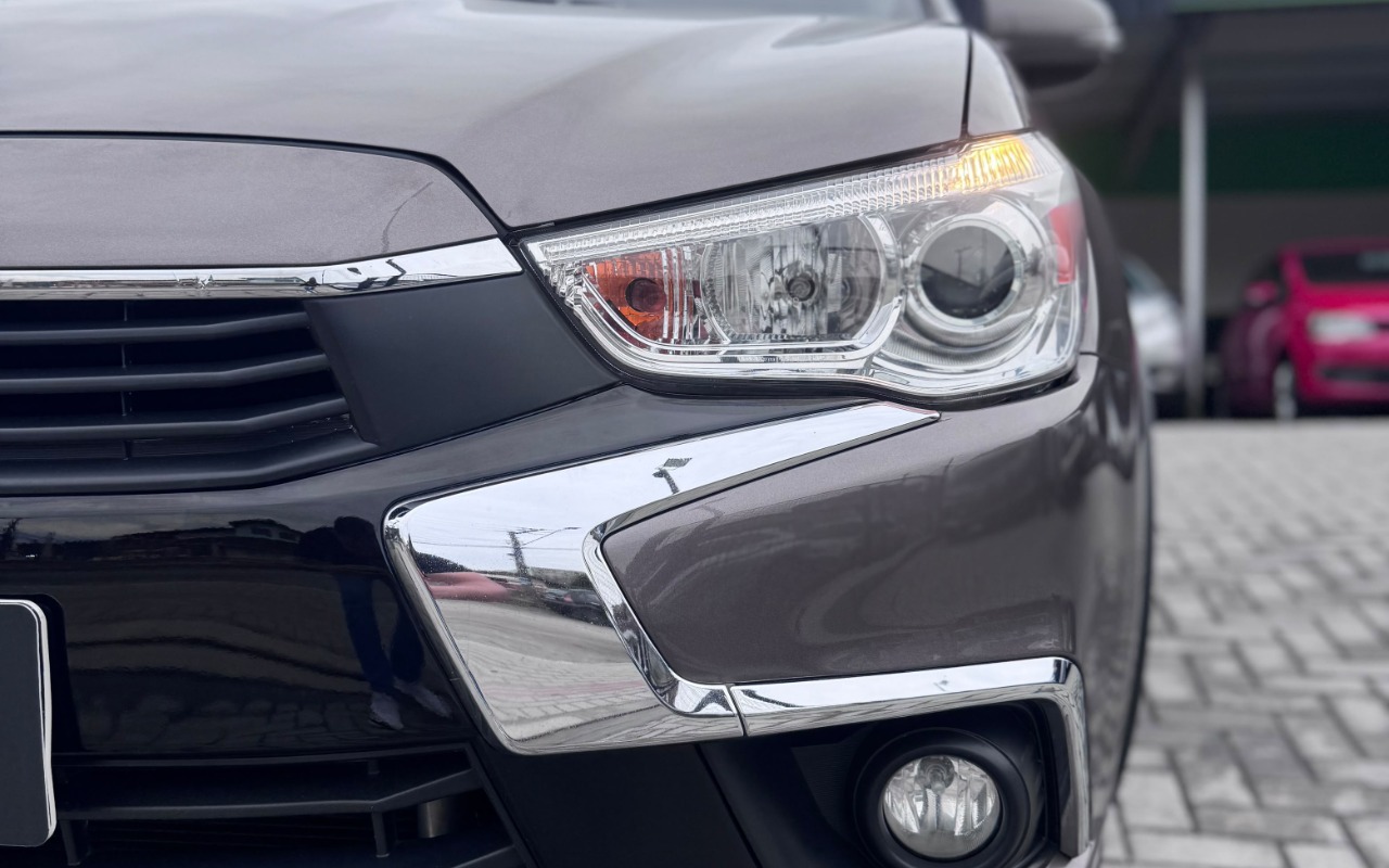 imagem-https://www.socarrao.com.br/sc-vehicle-images-prod/4416783/1792622565055-SU1HLTIwMjYxMDE1LVdBMDEzNS5qcGc.jpg