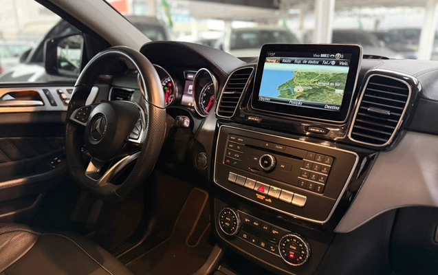 imagem-https://www.socarrao.com.br/sc-vehicle-images-prod/4416961/1792624581633-bdd01f29-7ded-46da-843d-72371a35480c.jpg
