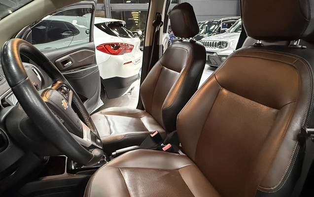 imagem-https://www.socarrao.com.br/sc-vehicle-images-prod/4417819/1792632969897-1_102337.jpg