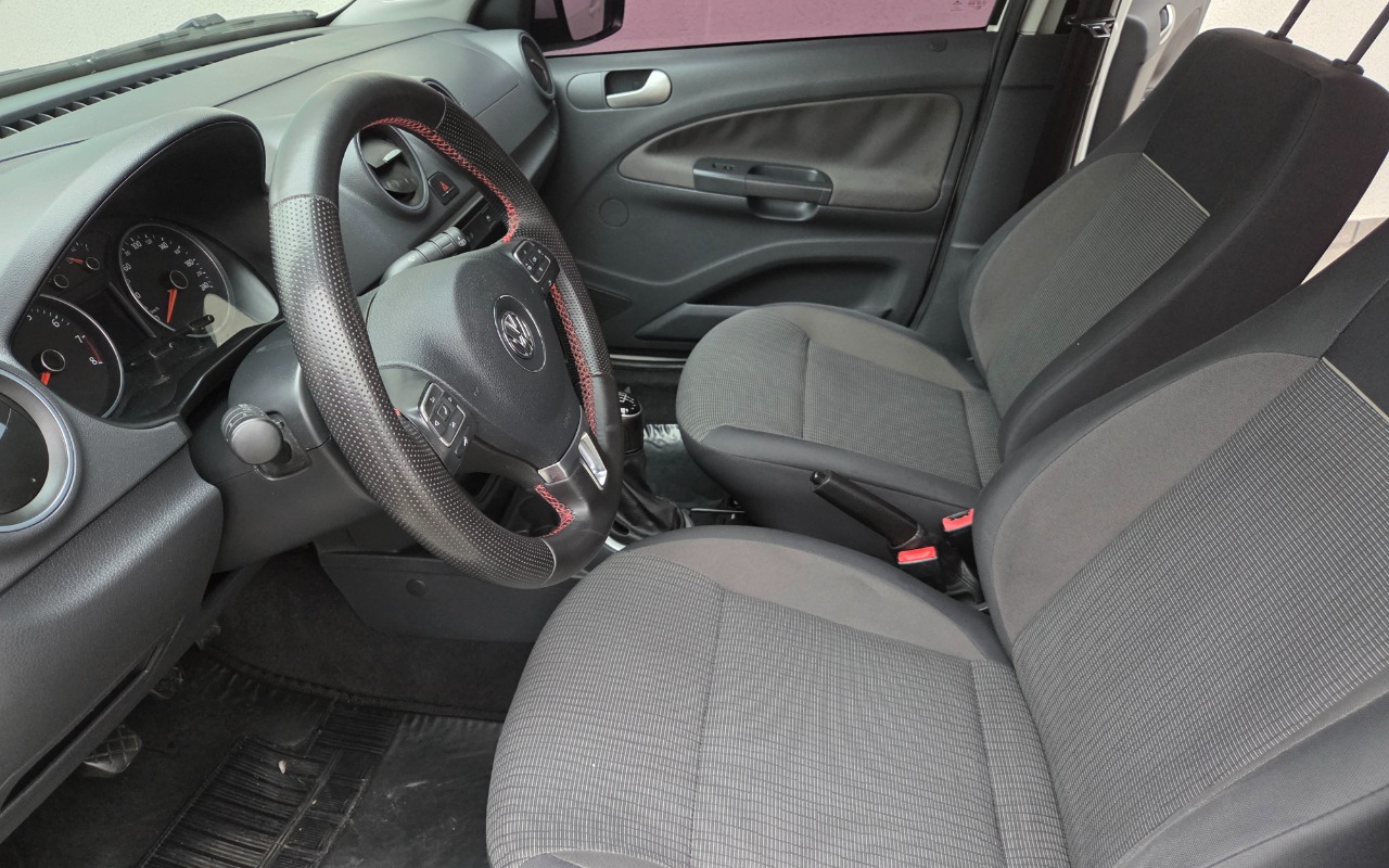 imagem-https://www.socarrao.com.br/sc-vehicle-images-prod/4417908/1792659726901-MjAyNjEwMjBfMDYxNjQxLmpwZw.jpg