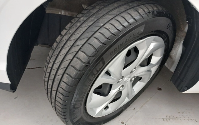imagem-https://www.socarrao.com.br/sc-vehicle-images-prod/4419289/1792643280552-1_023352.jpg