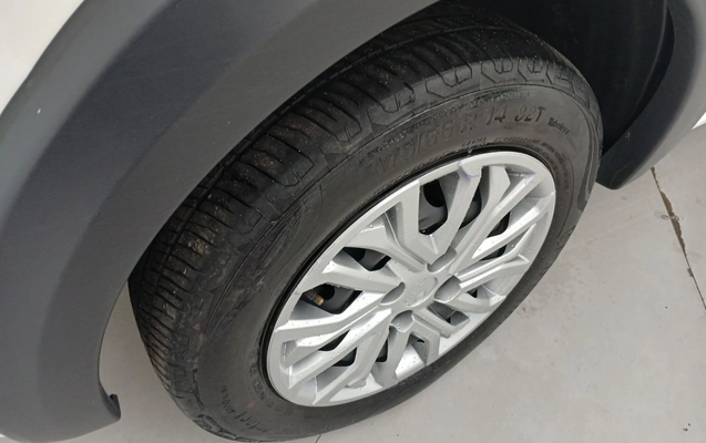imagem-https://www.socarrao.com.br/sc-vehicle-images-prod/4419561/1792643854321-1_040647.jpg
