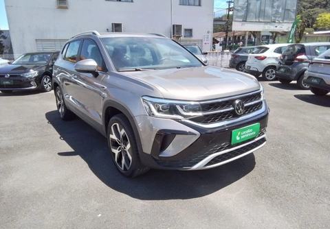 Volkswagen Taos 2024 Bege — foto 1 de 3