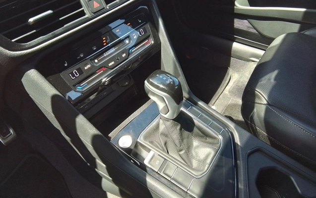 imagem-https://www.socarrao.com.br/sc-vehicle-images-prod/4419812/1792644601970-1_014234.jpg