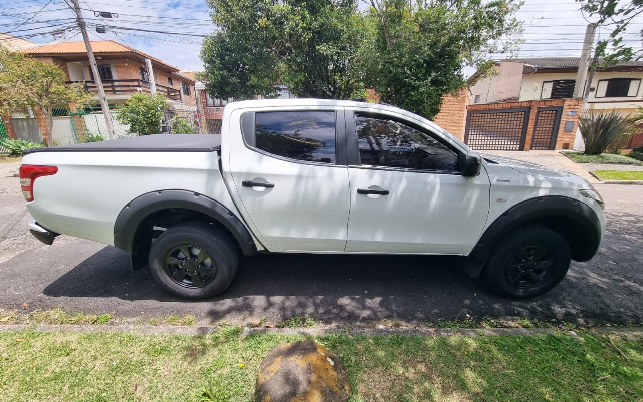 imagem-https://www.socarrao.com.br/sc-vehicle-images-prod/4421077/1792696796360-TGF0ZXJhbCBEaXJlaXRhLmpwZWc.jpeg
