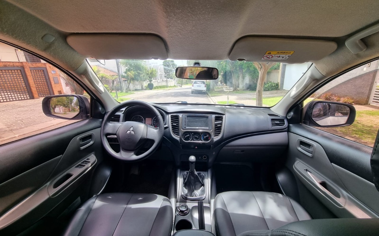 imagem-https://www.socarrao.com.br/sc-vehicle-images-prod/4421077/1792696797087-V2hhdHNBcHAgSW1hZ2UgMjAyNi0xMC0yMSBhdCAxMS41OC40Mi5qcGVn.jpeg