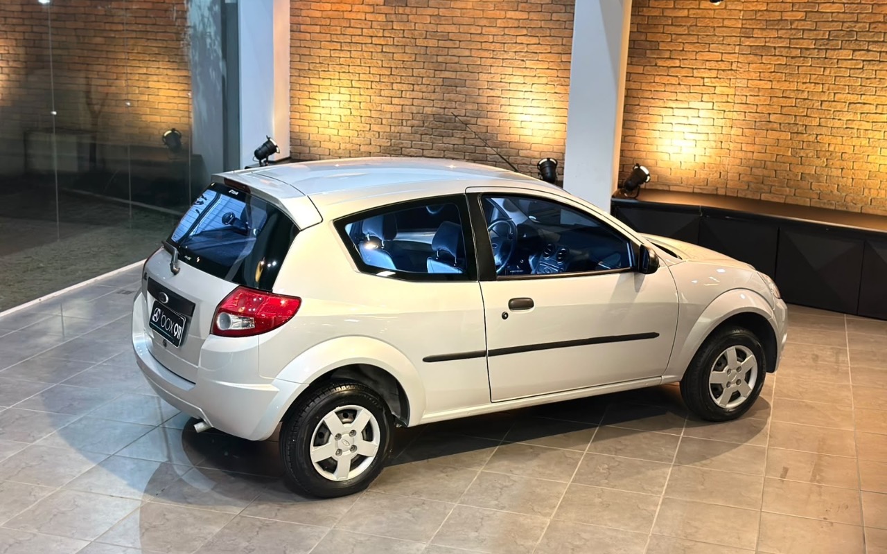 imagem-https://www.socarrao.com.br/sc-vehicle-images-prod/4421247/1792670759443-NjAwZGRkNWMtOGFjYy00NGE4LTlhZWYtOTE0MjViNTE3Nzk0LmpwZWc.jpeg
