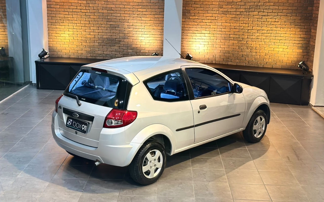imagem-https://www.socarrao.com.br/sc-vehicle-images-prod/4421247/1792670759553-OWI2MDQwMzItMzJlYy00MDI0LThhNmYtNmM0N2Q0Y2RhYjk4LmpwZWc.jpeg