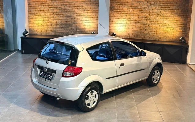 imagem-https://www.socarrao.com.br/sc-vehicle-images-prod/4421247/1792670759553-OWI2MDQwMzItMzJlYy00MDI0LThhNmYtNmM0N2Q0Y2RhYjk4LmpwZWc.jpeg