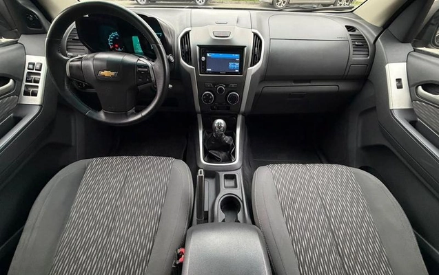 imagem-https://www.socarrao.com.br/sc-vehicle-images-prod/4421353/1792671582307-8492392_15_B_8c4b524a22.jpeg