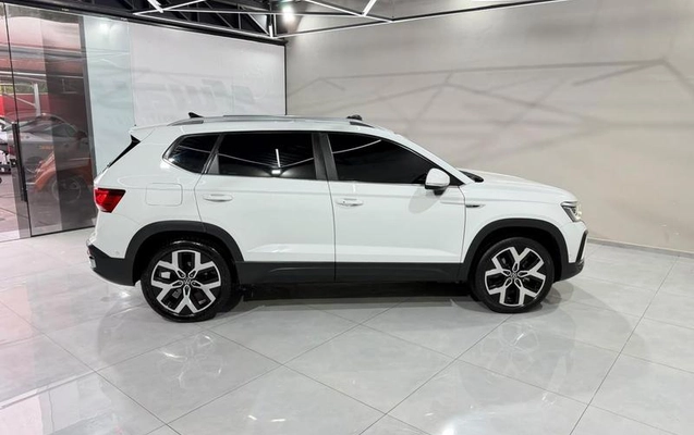 imagem-https://www.socarrao.com.br/sc-vehicle-images-prod/4421357/1792671585922-8507303_2_B_e61b84b0ee.jpeg