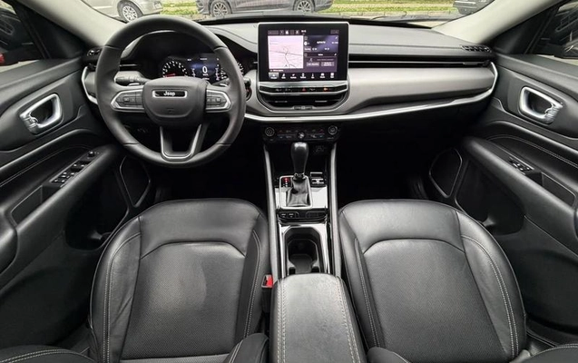 imagem-https://www.socarrao.com.br/sc-vehicle-images-prod/4421358/1792671586955-8507370_15_B_9d9aea7140.jpeg