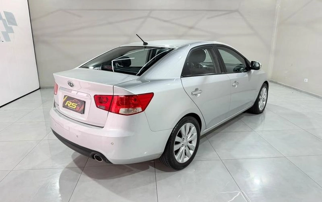 imagem-https://www.socarrao.com.br/sc-vehicle-images-prod/4421366/1792671595701-8581968_0_B_5a78a9138f.jpeg