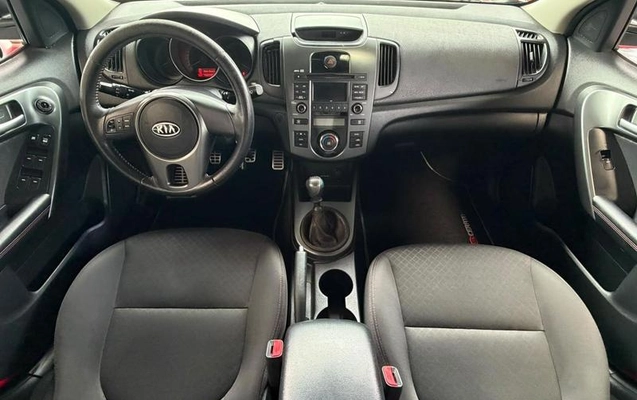 imagem-https://www.socarrao.com.br/sc-vehicle-images-prod/4421366/1792671595701-8581968_13_B_c6d39ea6fc.jpeg