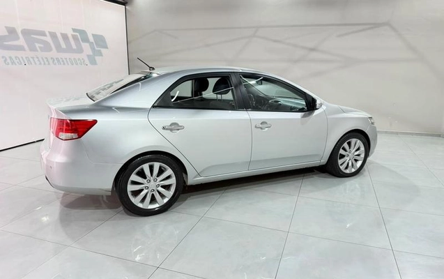 imagem-https://www.socarrao.com.br/sc-vehicle-images-prod/4421366/1792671595703-8581968_2_B_0a6dfc945a.jpeg