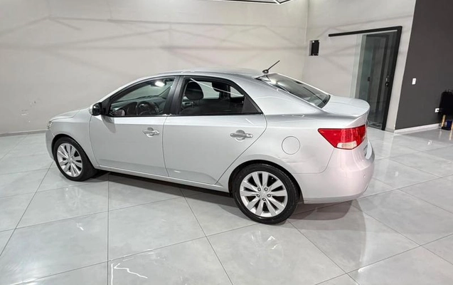imagem-https://www.socarrao.com.br/sc-vehicle-images-prod/4421366/1792671595703-8581968_2_B_4dd4fc2b3e.jpeg