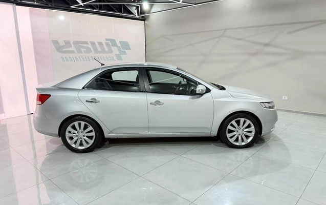 imagem-https://www.socarrao.com.br/sc-vehicle-images-prod/4421366/1792671595704-8581968_5_B_c861d19afb.jpeg