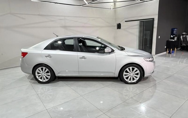 imagem-https://www.socarrao.com.br/sc-vehicle-images-prod/4421366/1792671595705-8581968_13_B_c7273b0396.jpeg