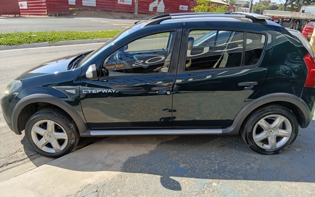 imagem-https://www.socarrao.com.br/sc-vehicle-images-prod/4421393/1792671790047-U2FuZGVybyAxLmpwZWc.jpeg