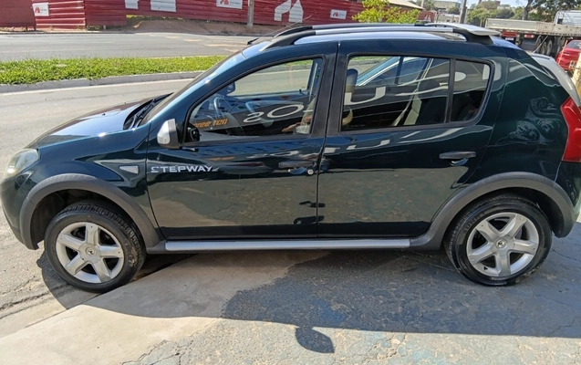 imagem-https://www.socarrao.com.br/sc-vehicle-images-prod/4421393/1792671790047-U2FuZGVybyAxLmpwZWc.jpeg