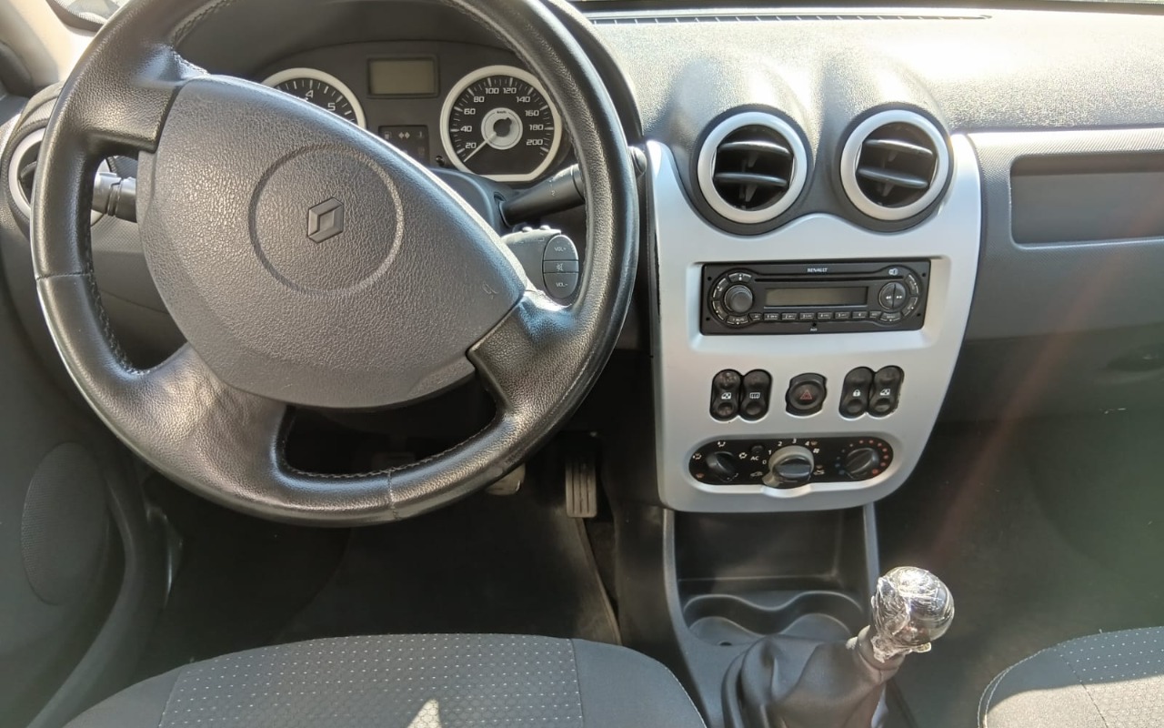 imagem-https://www.socarrao.com.br/sc-vehicle-images-prod/4421393/1792671790283-U2FuZGVybyA2LmpwZWc.jpeg