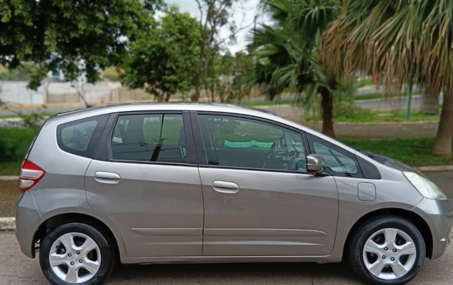 imagem-https://www.socarrao.com.br/sc-vehicle-images-prod/4421414/1792672249938-Rml0IDEuNy5qcGVn.jpeg