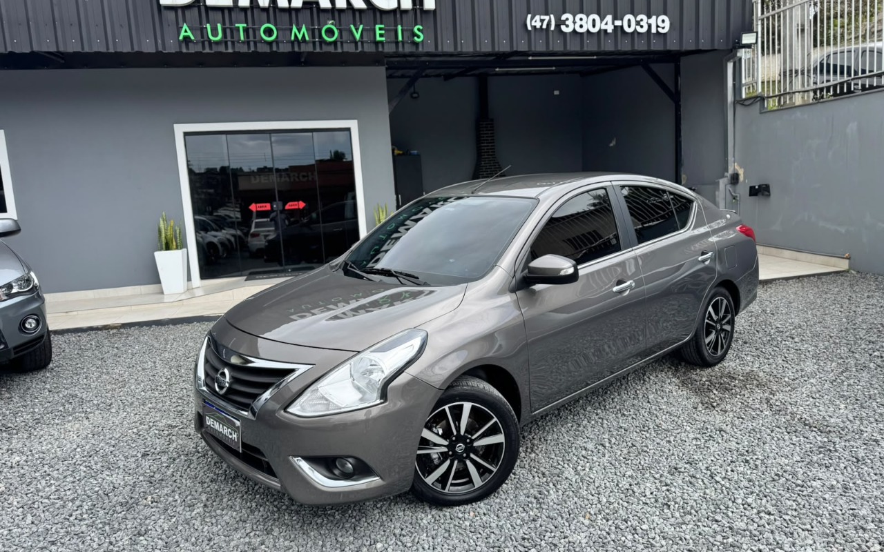 Nissan VERSA 2018 Cinza — foto 1 de 3