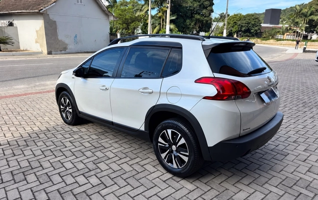 imagem-https://www.socarrao.com.br/sc-vehicle-images-prod/4421654/1792673911920-6014e098-55e5-423a-a0d8-b34aea287b13.jpg