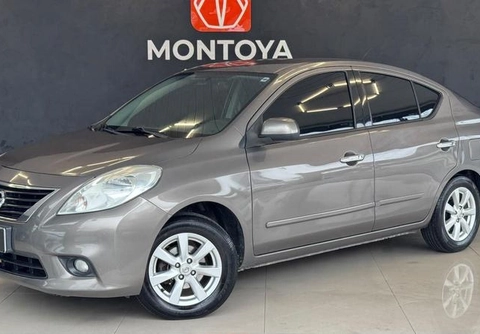 Nissan VERSA 2014 Cinza — foto 1 de 3