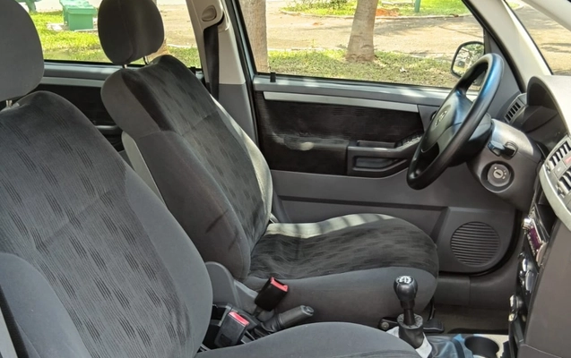 imagem-https://www.socarrao.com.br/sc-vehicle-images-prod/4421729/1792674269127-TWVyaXZhMS5qcGVn.jpeg