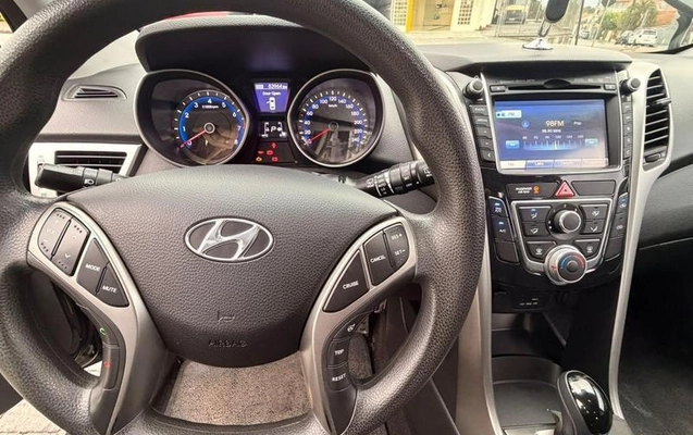 imagem-https://www.socarrao.com.br/sc-vehicle-images-prod/4421732/1792674288423-8590791_11_B_f9d9bc17dd.jpeg