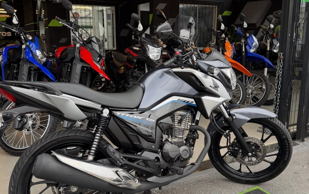 imagem-https://www.socarrao.com.br/sc-vehicle-images-prod/4421879/1792674808450-ODYyMzI1MDYyXzE4MTI4ODQ5ODk5ODQyMjQ4XzU4OTk4Mzc4MDUwNzM2OTI1MTZfbi5qcGc.jpg