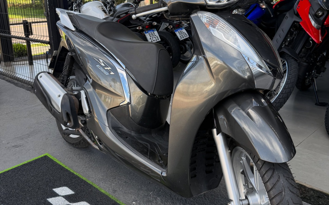 imagem-https://www.socarrao.com.br/sc-vehicle-images-prod/4422003/1792675692524-ODU2NzYwMzQyXzE4MTI4Mzc1NzEzODQyMjQ4XzMyMDcxMzI0NjM0MzAxNzM5Ml9uLmpwZw.jpg